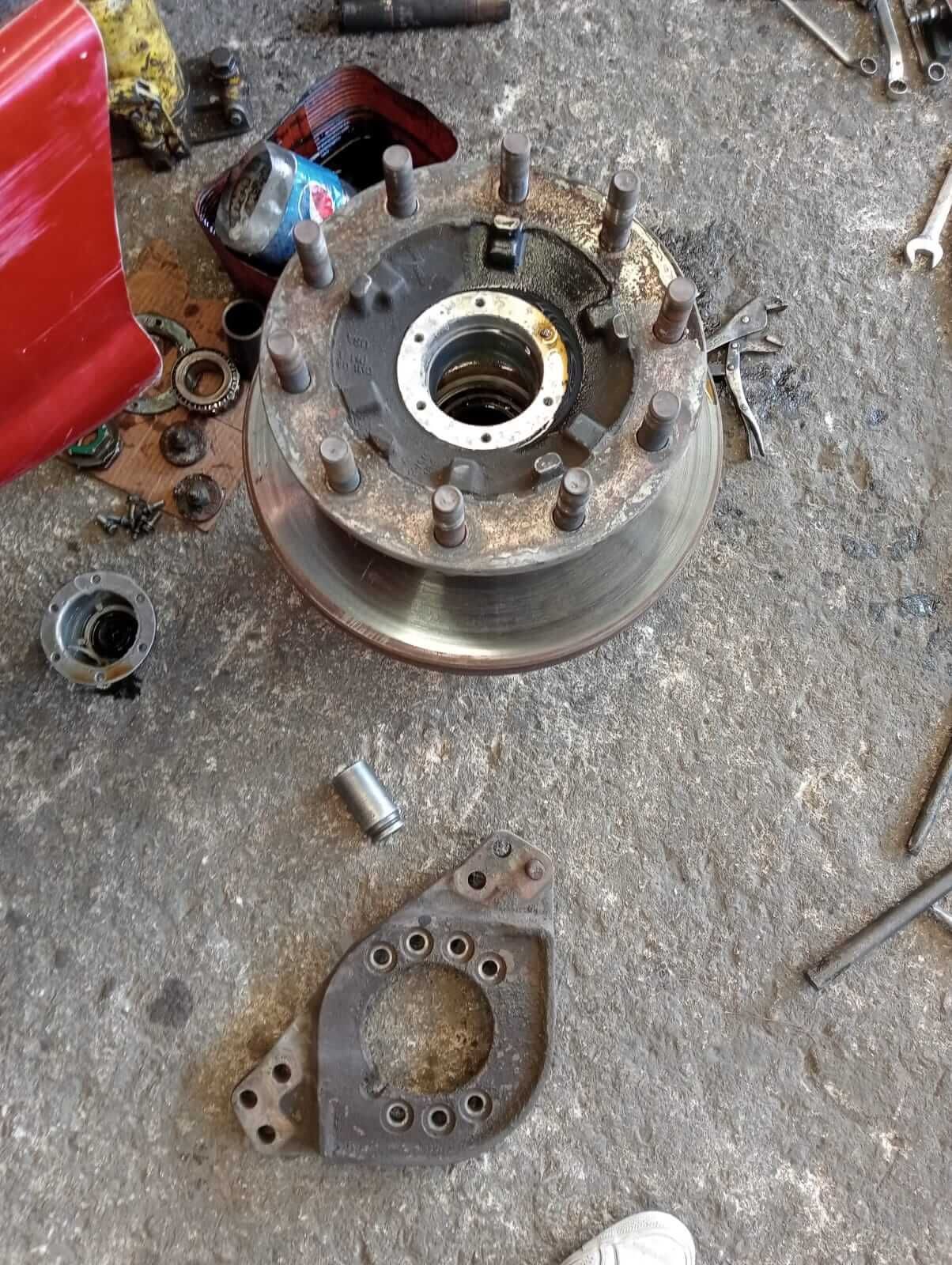 MUELLES Y PARTES AUTOMOTRICES CARRETO - Cambio de balatas, cambio de rines