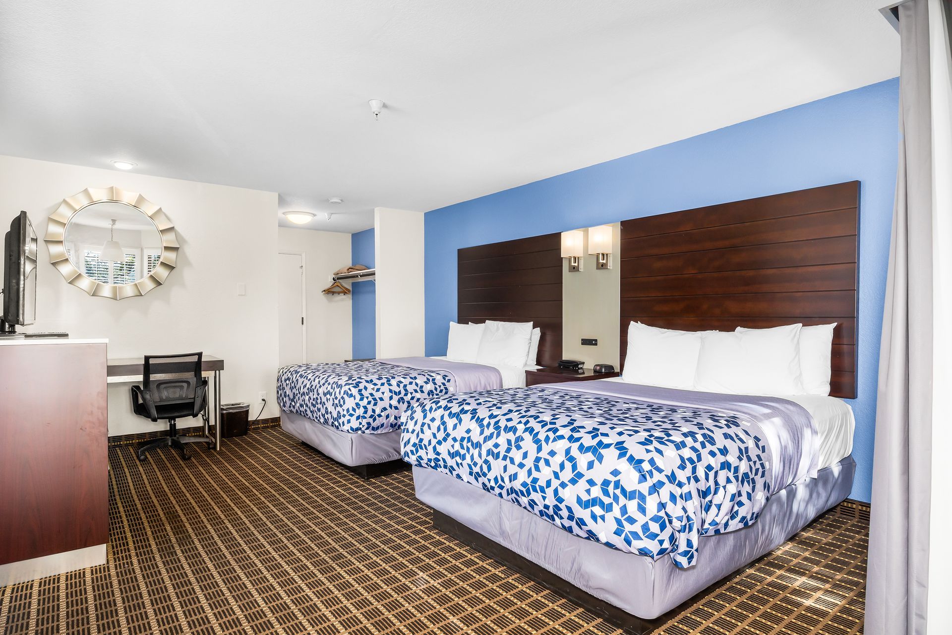 Deluxe Queen Room with Two Queen Beds