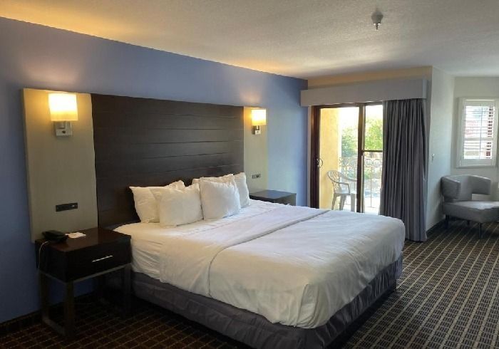 Standard Queen Room with 1 Queen Bed