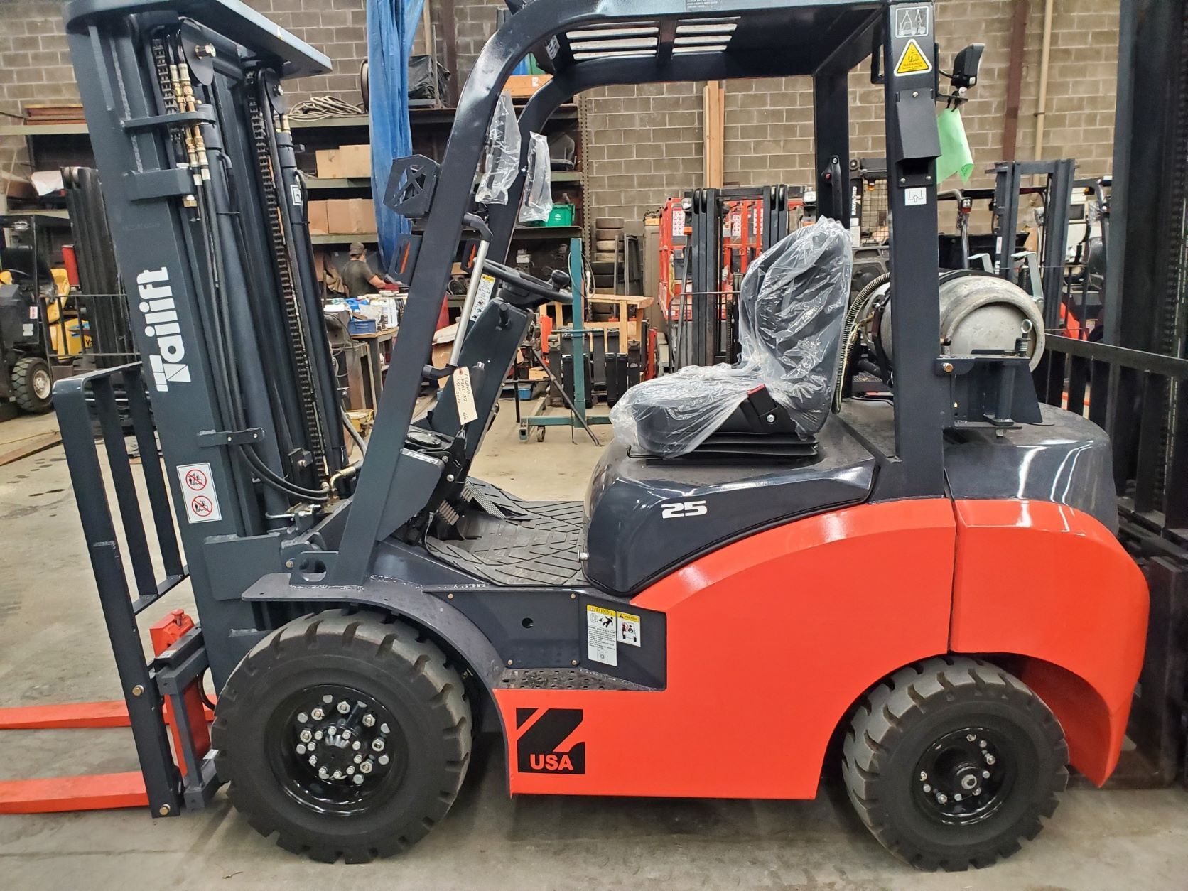 NEW TAI LIFT PRF25P LIFT TRUCK MANORVILLE NEW YORK