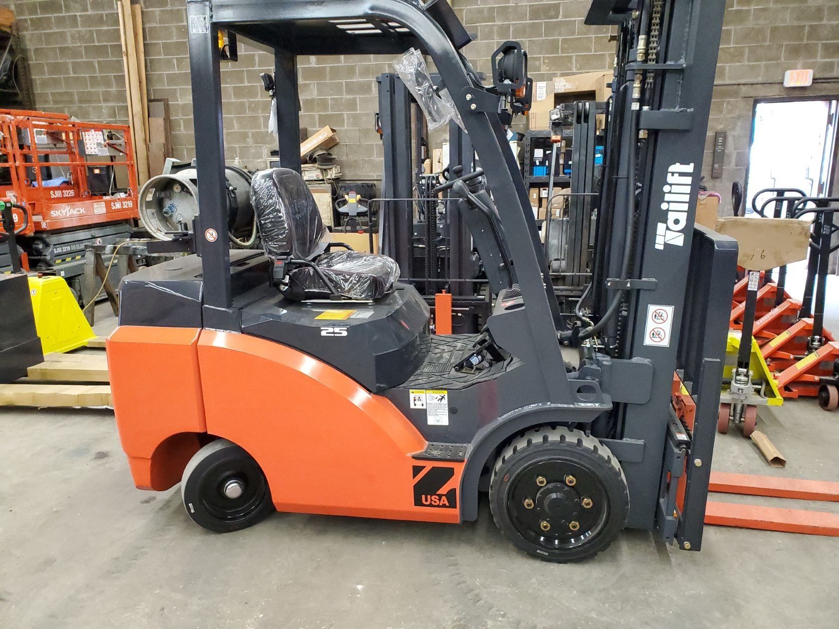 Forklifts — TAI LIFT PFG25C 5,000 LB  Capacity Forklift In Manorville, NY