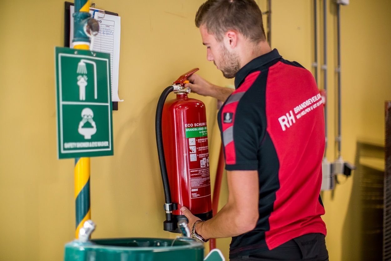 Schuimblusser 6 liter installeren in Spanje
