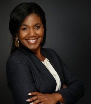 Gina Barosy headshot