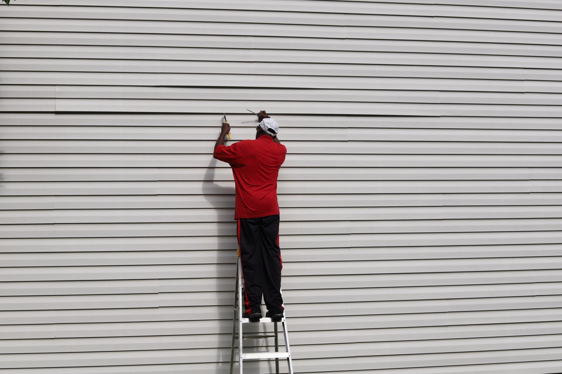 Fixing Vinyl — Cary, IL — Fiji Construction Inc. Fixing Vinyl — Cary, IL — Fiji Construction Inc.