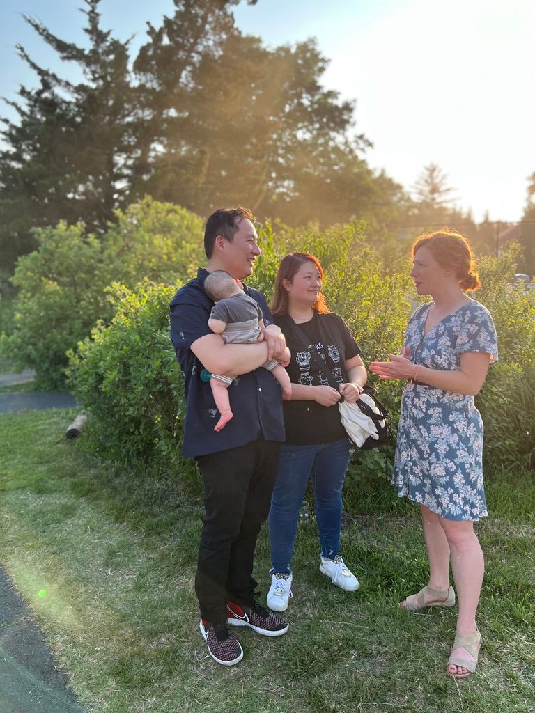 Montessori guide talking to parents 