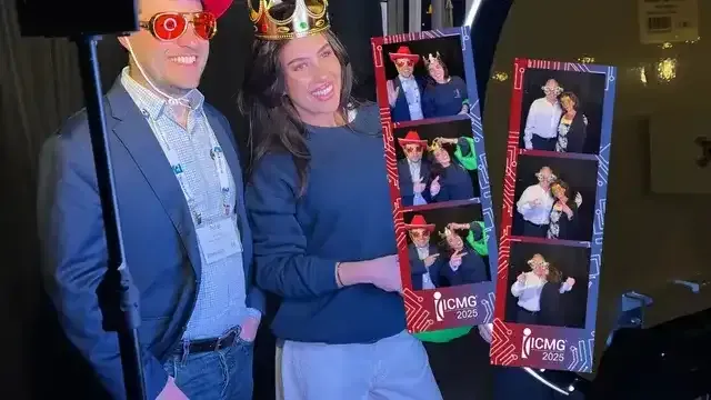 Digital Photo Booth with Unlimited Prints
