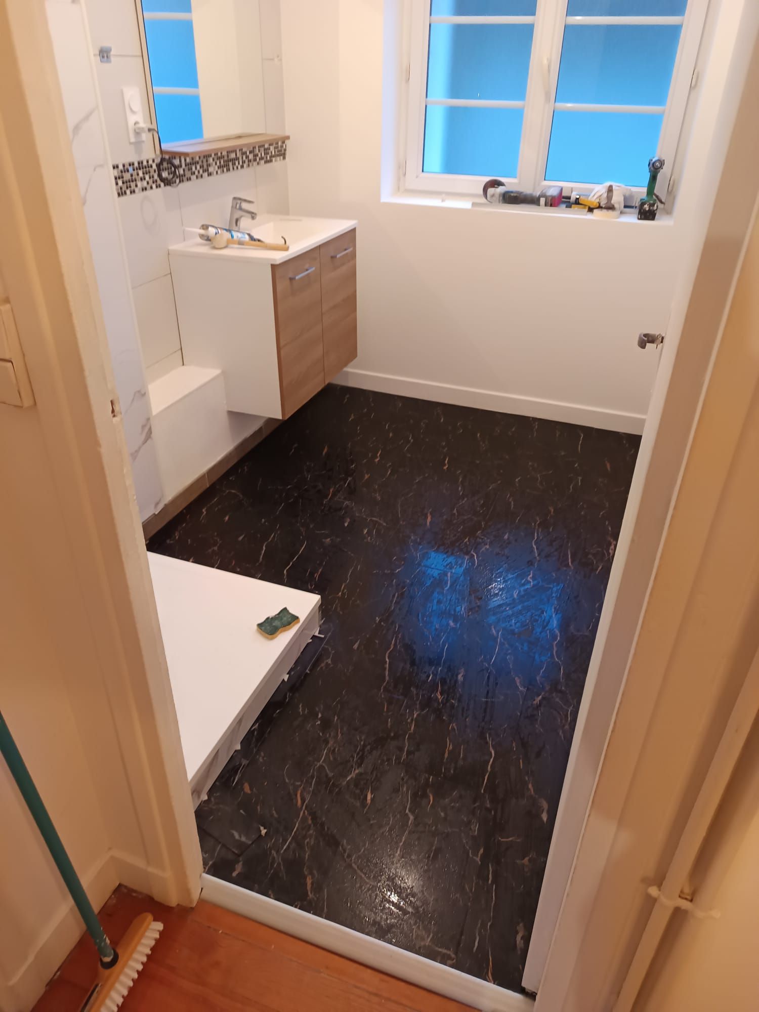 Salle de bains rénovée par Debray Agencement