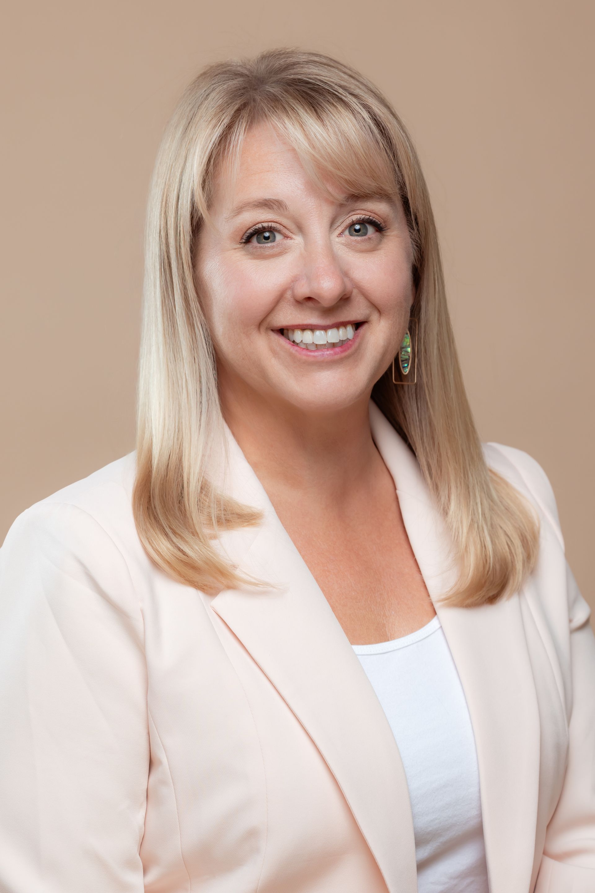 SUZANNA MAYHUGH
