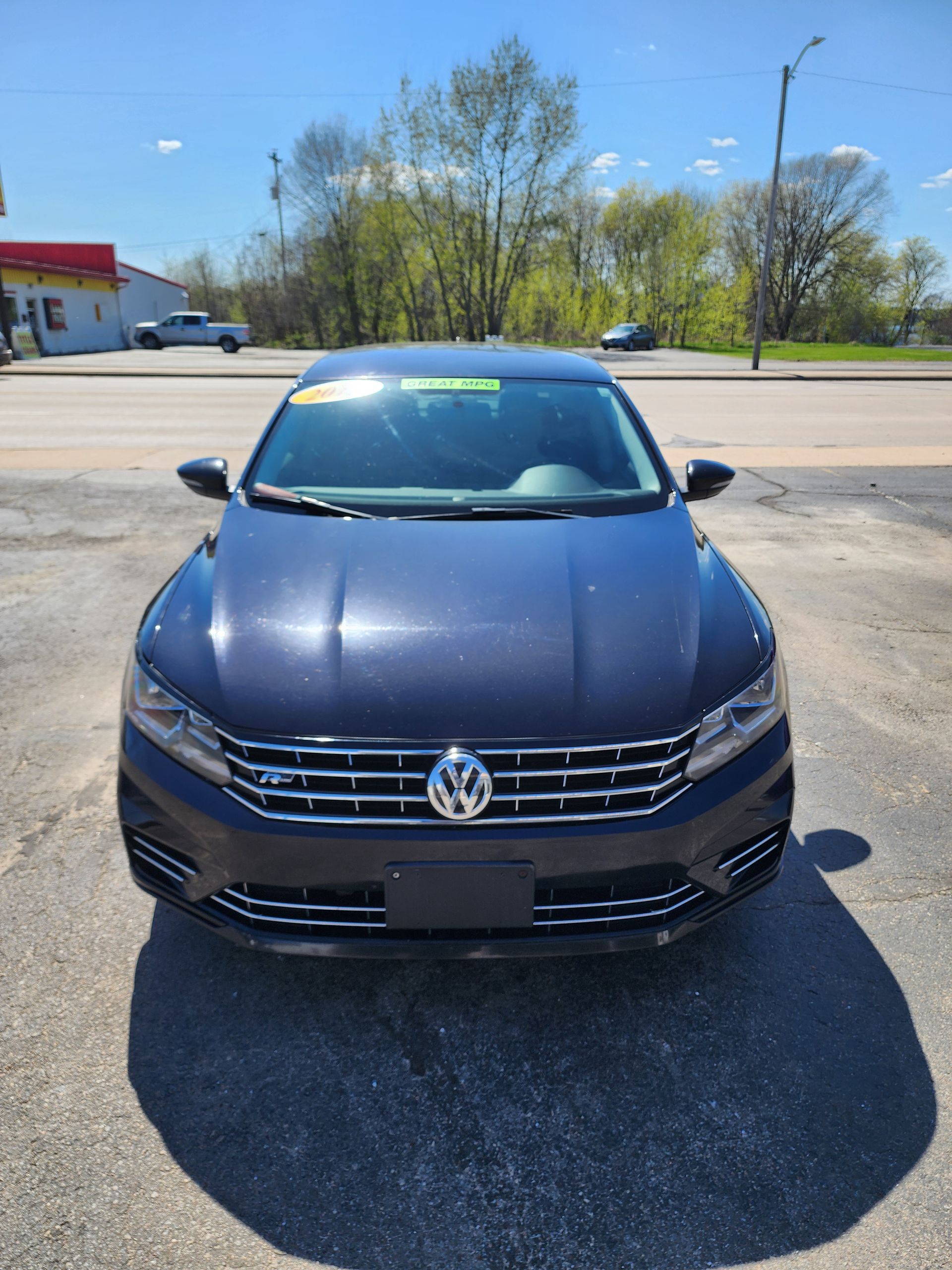 2017 Volkswagen Passat 1.8T R-Line w/ Comfort Pkg. Auto's photo