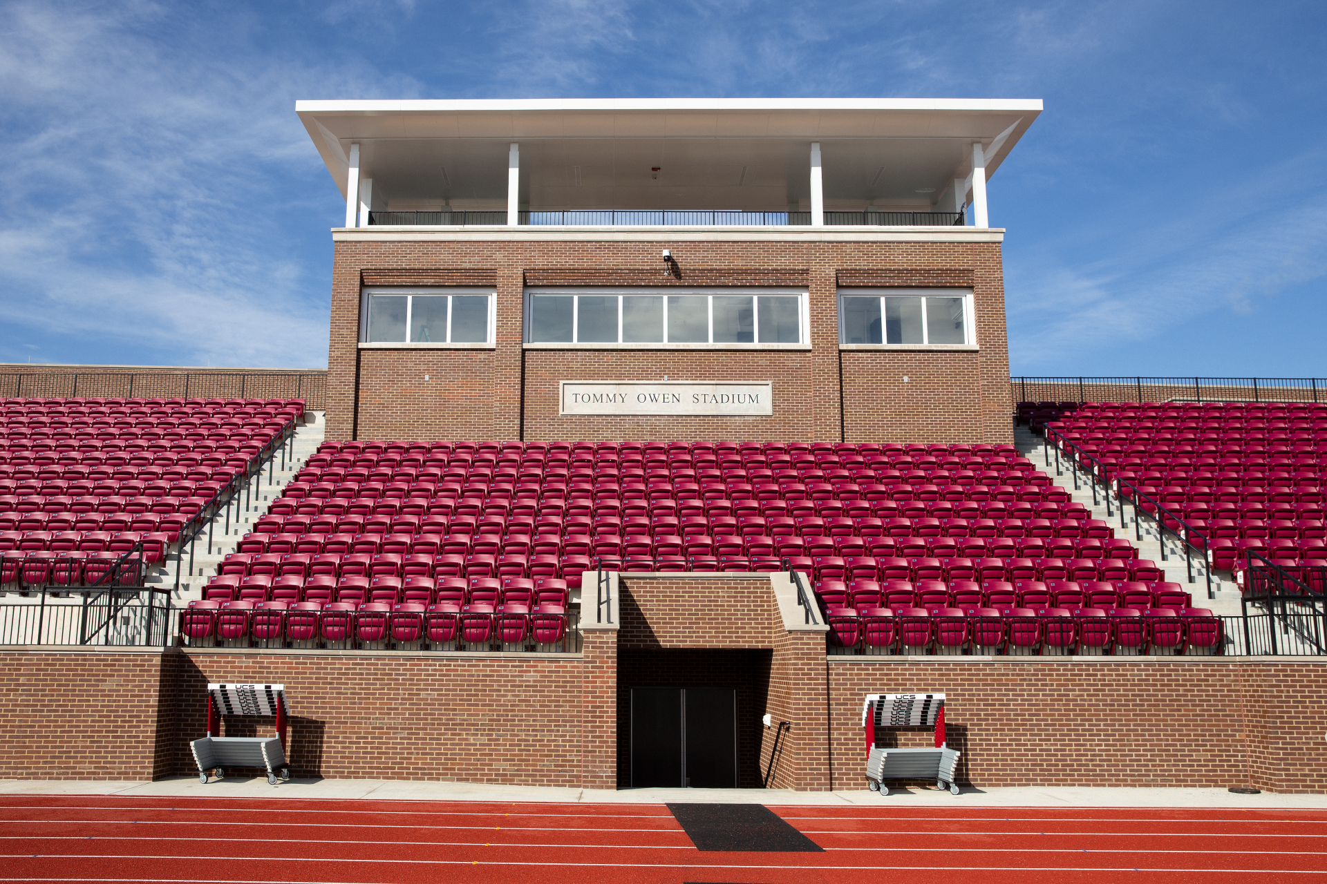 school stadium construction contractor
