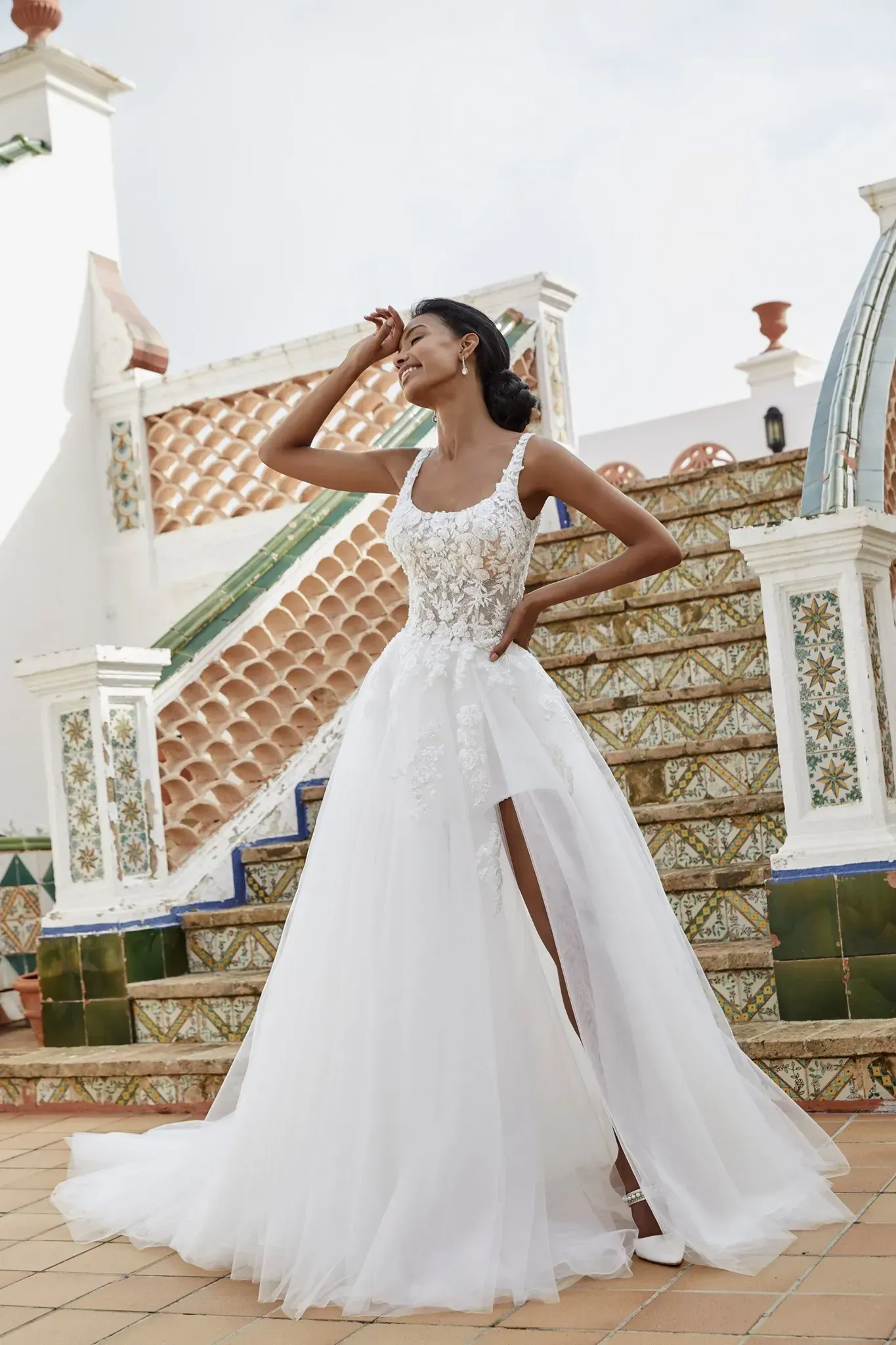 donna in abito da sposa