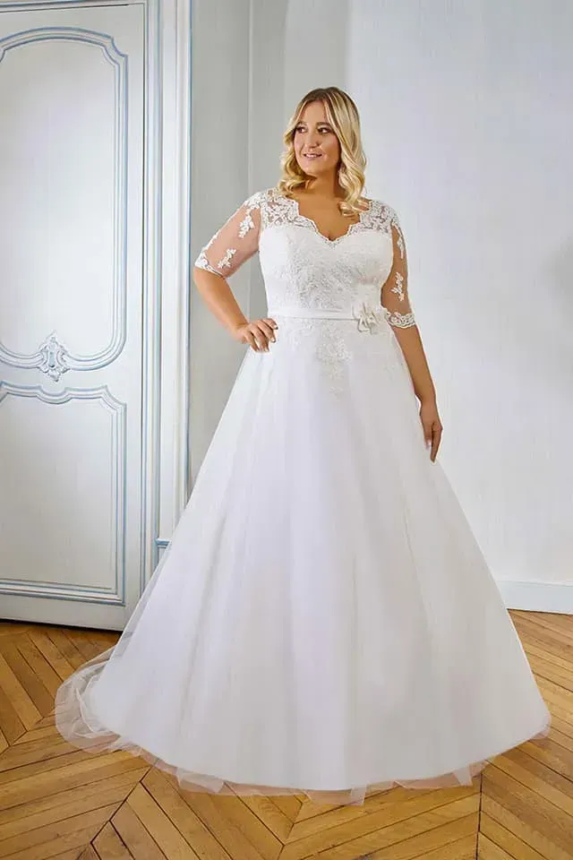 donna in abito da sposa