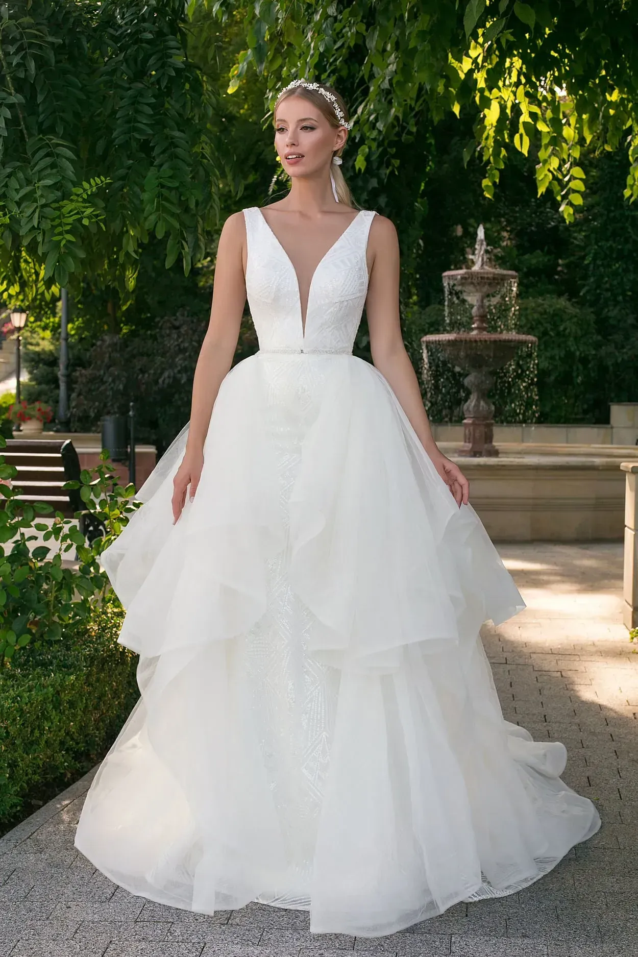 donna in abito da sposa