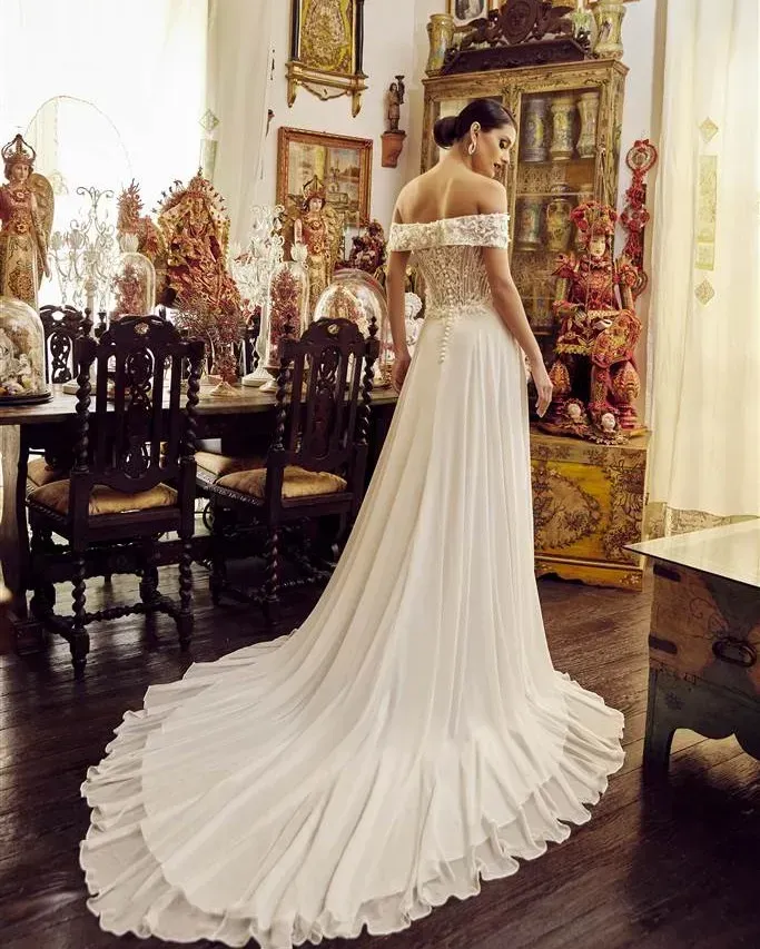 donna in abito da sposa