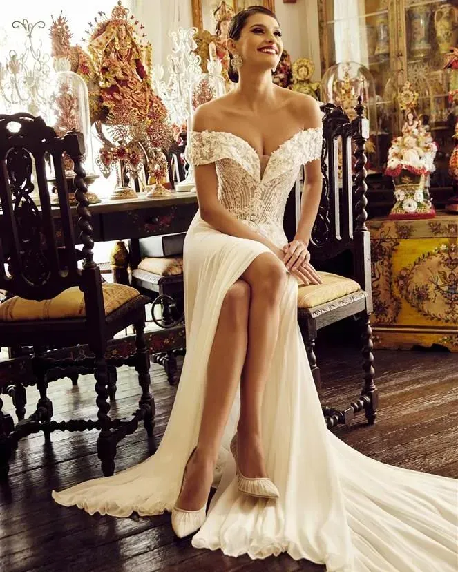 donna in abito da sposa