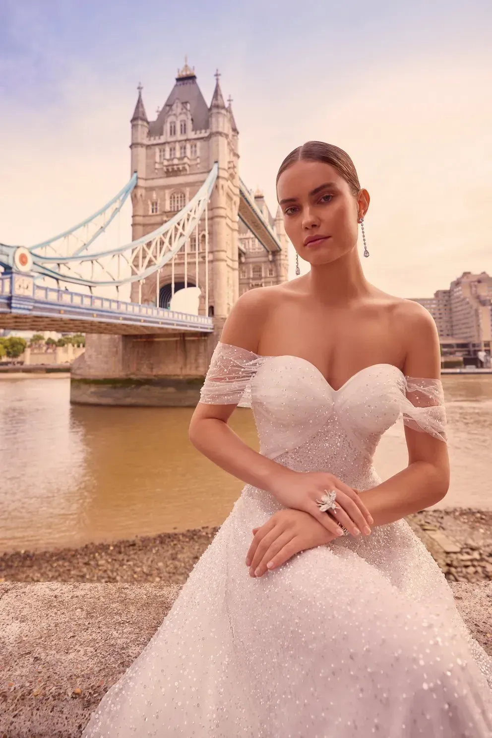 donna in abito da sposa