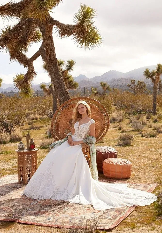 donna in abito da sposa