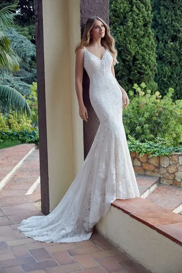donna in abito da sposa