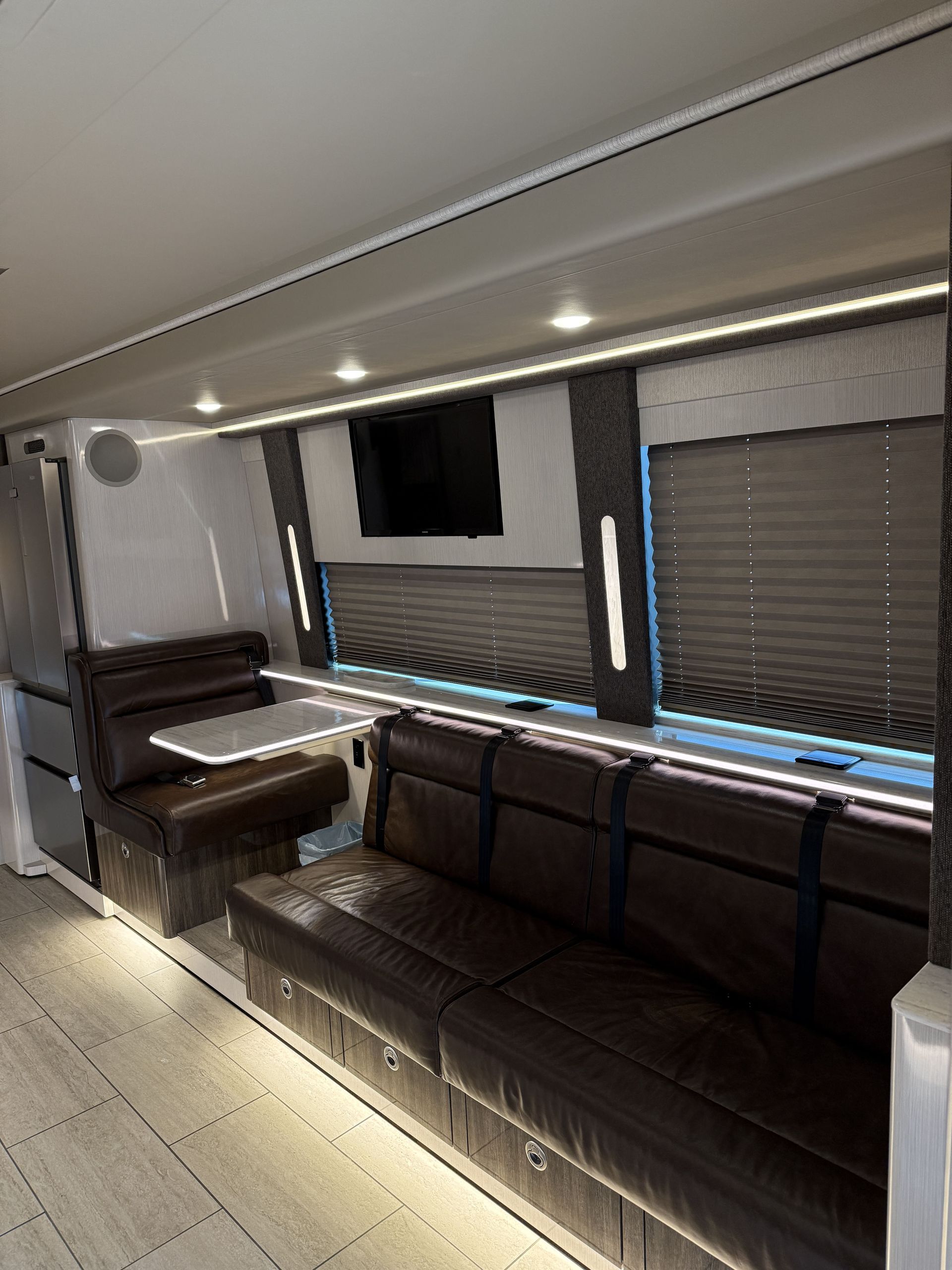 luxury entertainer coach
