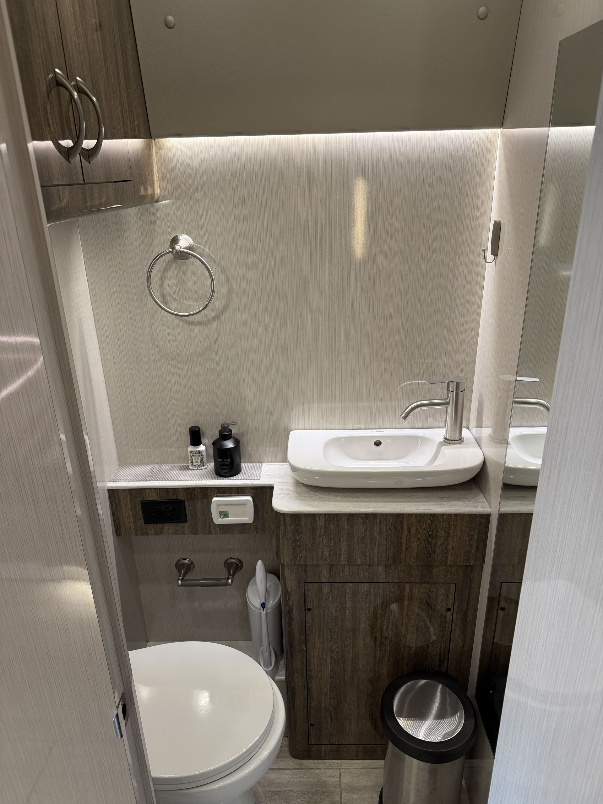 Luxury coach