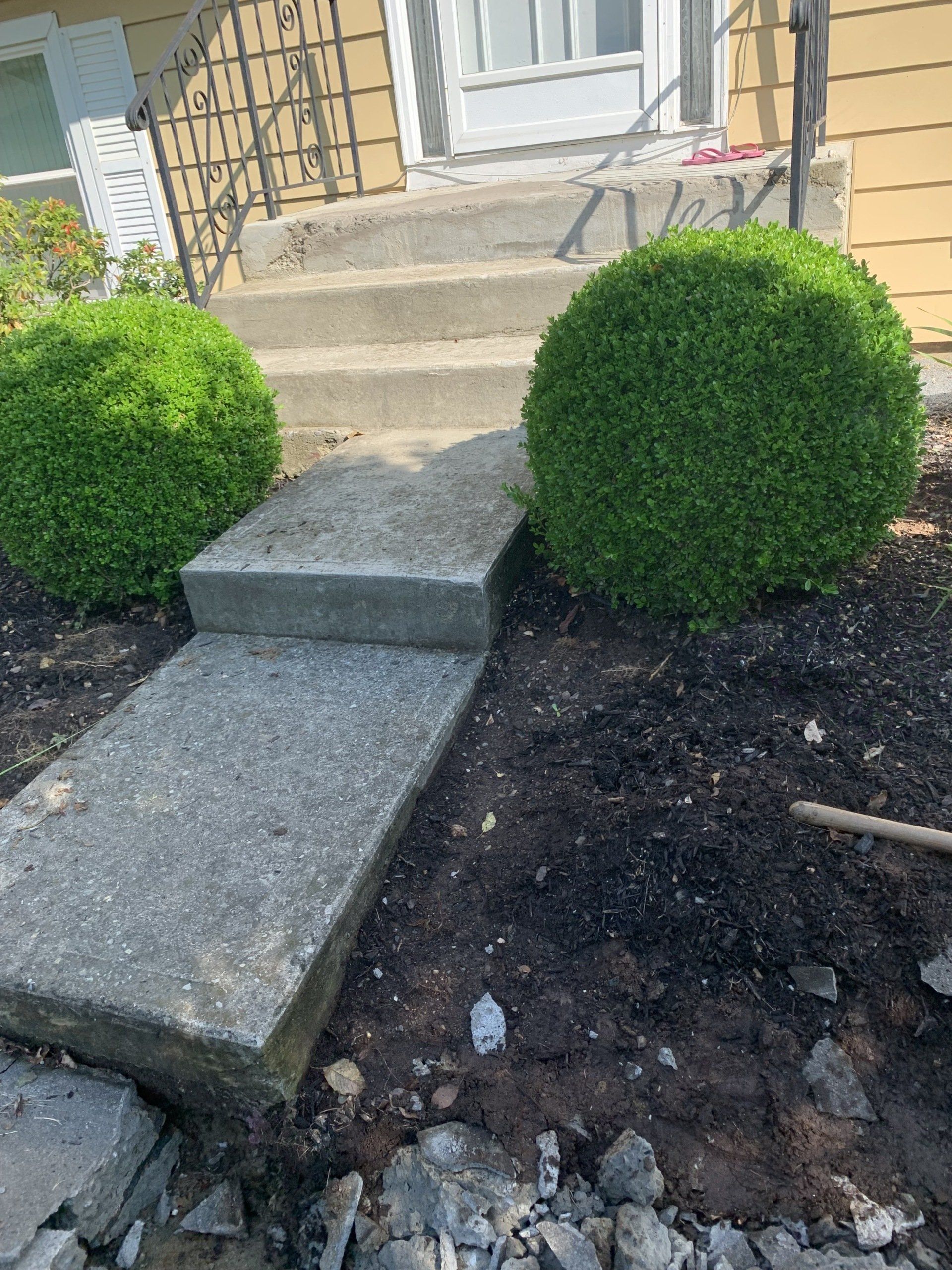 Patio with Grass— Hudson Valley — G & R Masonry