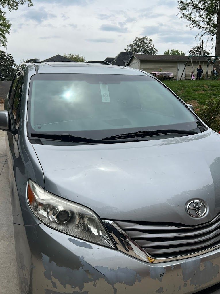 Toyota auto glass repair in Mount Airy, NC Toyota auto glass repair in Mount Airy, NC