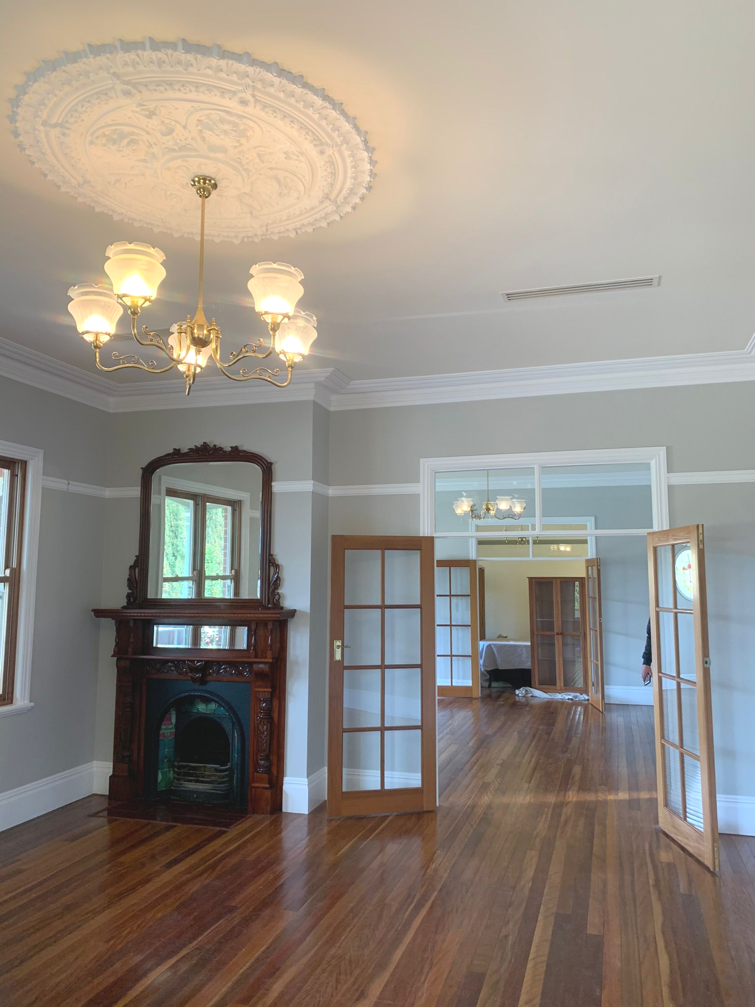 Construction Site: White House With Scaffolding, Unfinished Siding — Andrew Harper Painting & Decorating in Albury, NSW