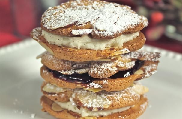 Almond sandwich cookies