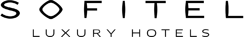 Logotipo de Sofitel. Texto en negro sobre fondo blanco: «SOFITEL» encima de «HOTELES DE LUJO».