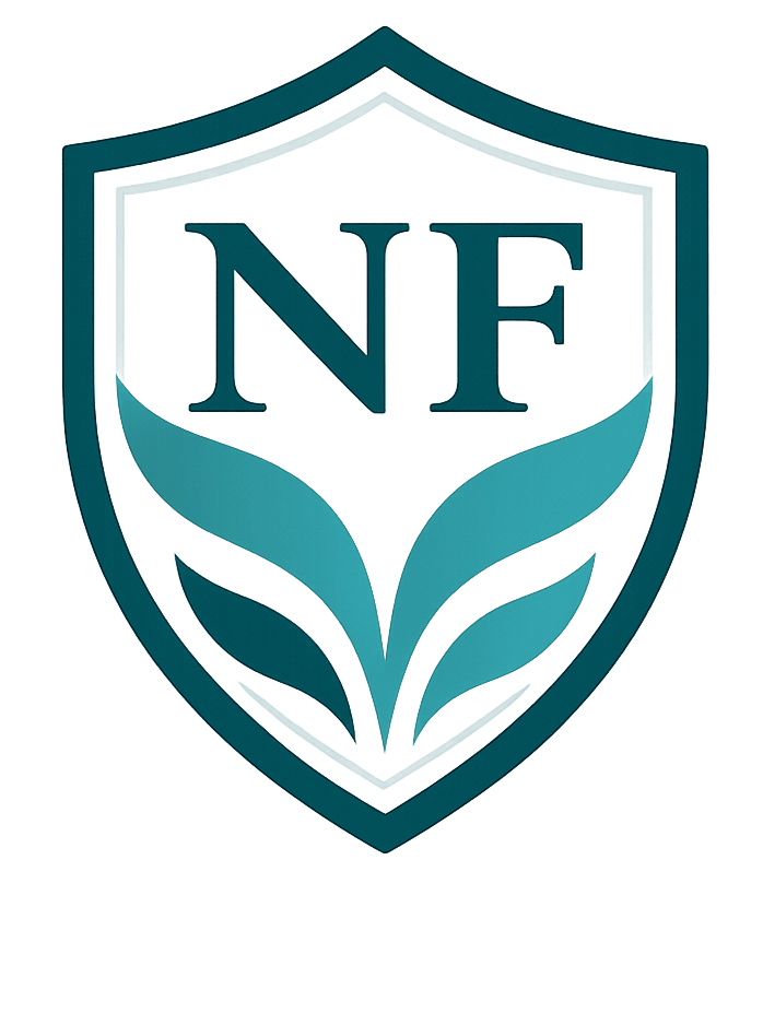 Logotipo de escudo color turquesa con las letras “NF” y hojas estilizadas en el interior.