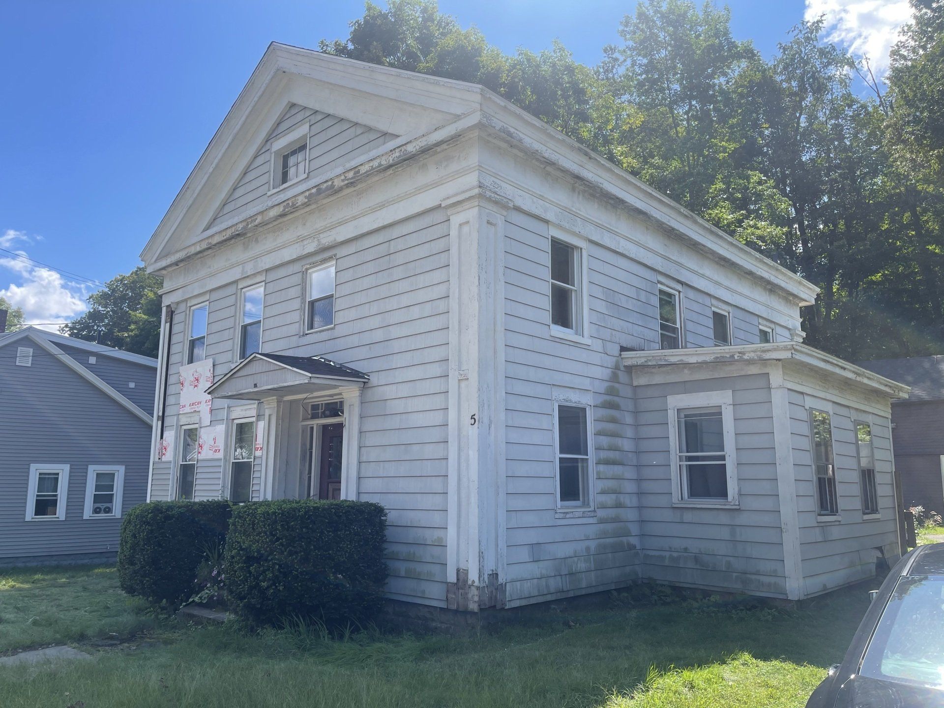Before Sidings White House — Chicopee, MA — Nova Home Improvements
