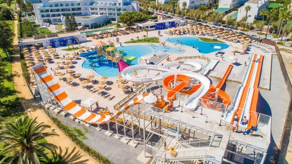 hotel met waterspeeltuin, kindersplash, waterpark, aquapark 