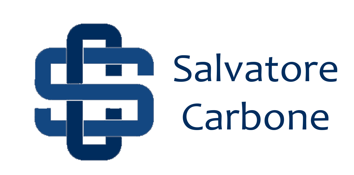Logo blu con le lettere SC intrecciate e la scritta “Salvatore Carbone” in blu scuro