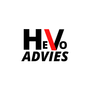 Het HEVO Advies-logo in zwart met rode tekst op een witte achtergrond.