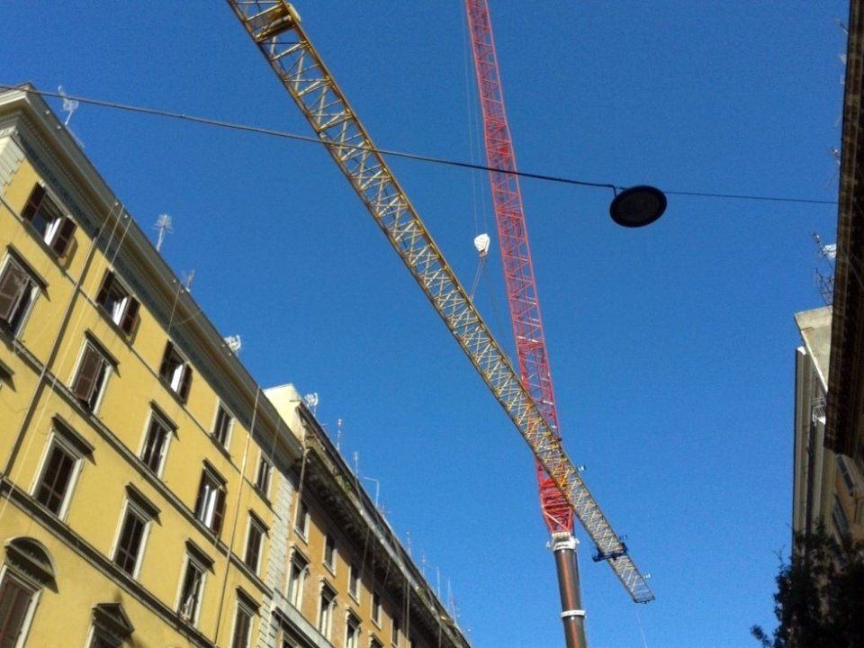 Gru per casa in città