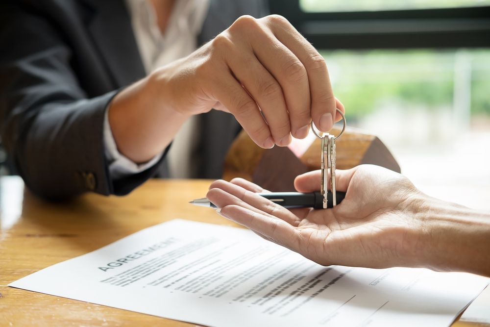 Reliable Broker Handling House Keys