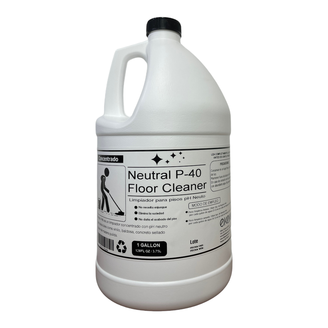 Botella blanca de limpiador de pisos Neutral P-40 con tapa y etiqueta negras sobre un fondo liso.