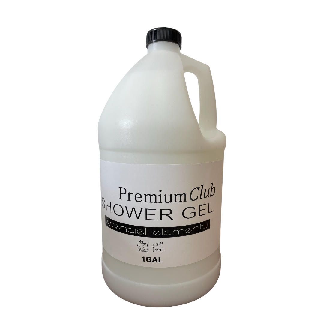 Envase blanco de un galón de gel de ducha Premium Club con tapa negra sobre fondo blanco.