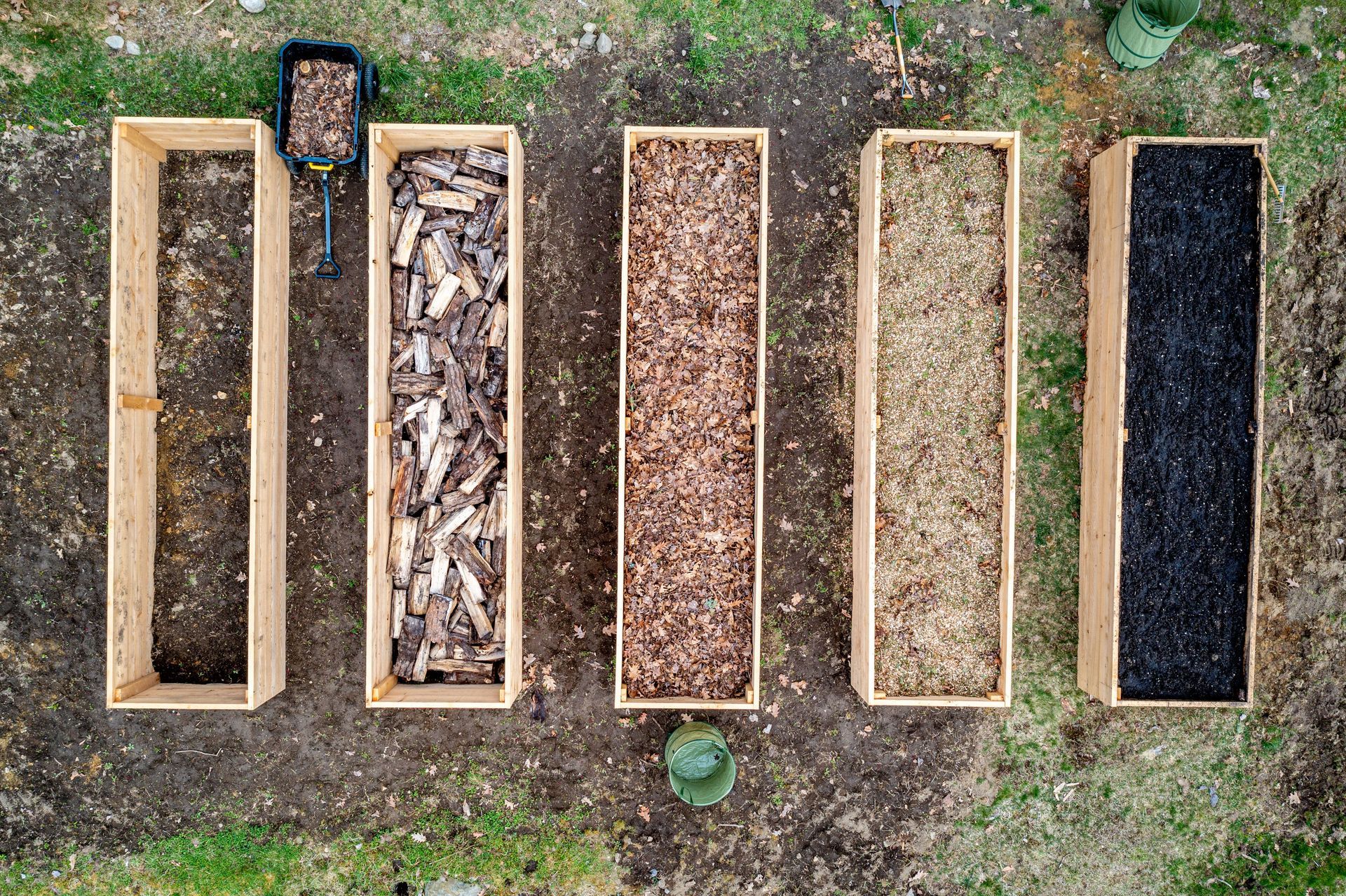 Mulching and seasonal leaf removal for Dover Delaware properties