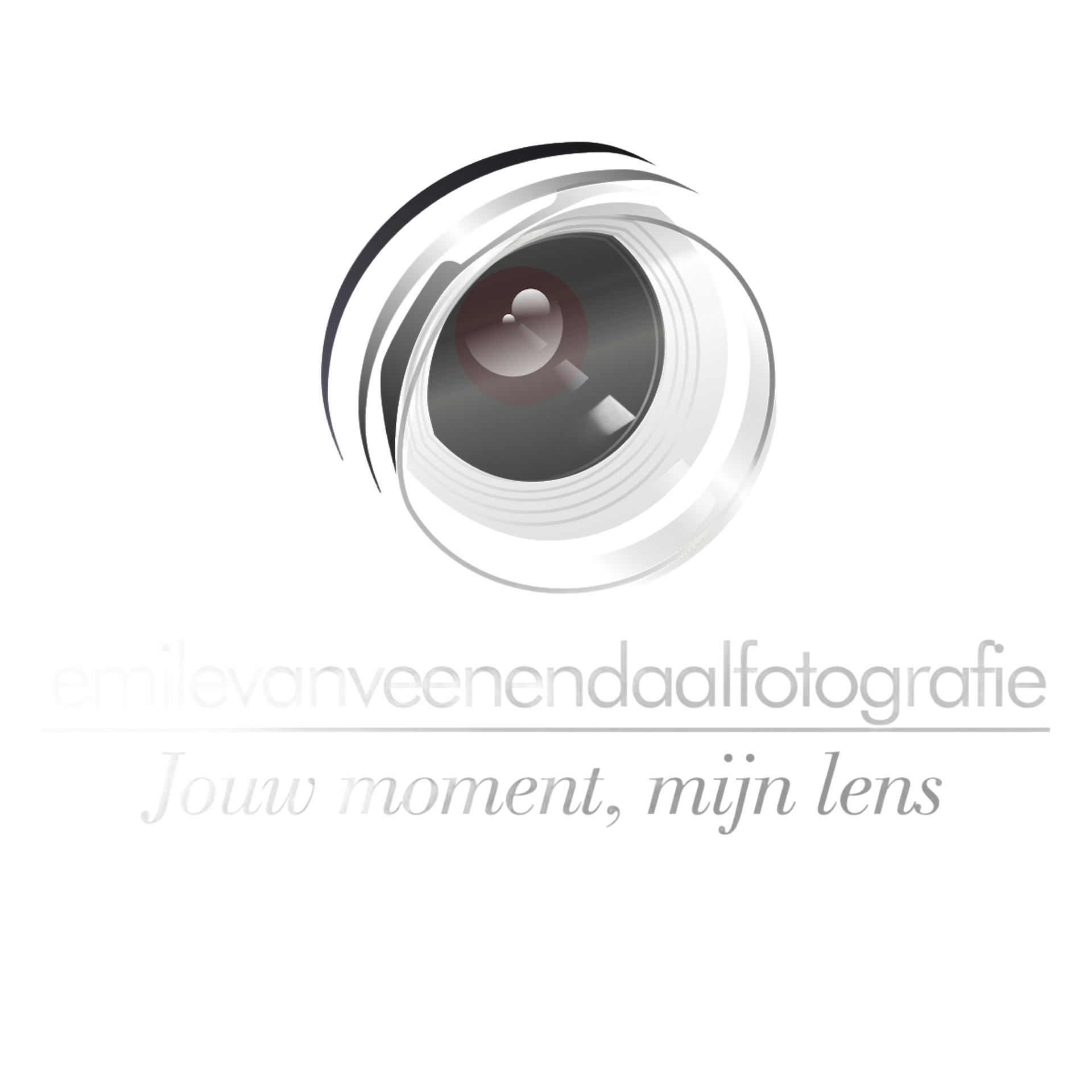 Logo met een afbeelding van een cameralens en subtiele Nederlandse tekst op een witte achtergrond.