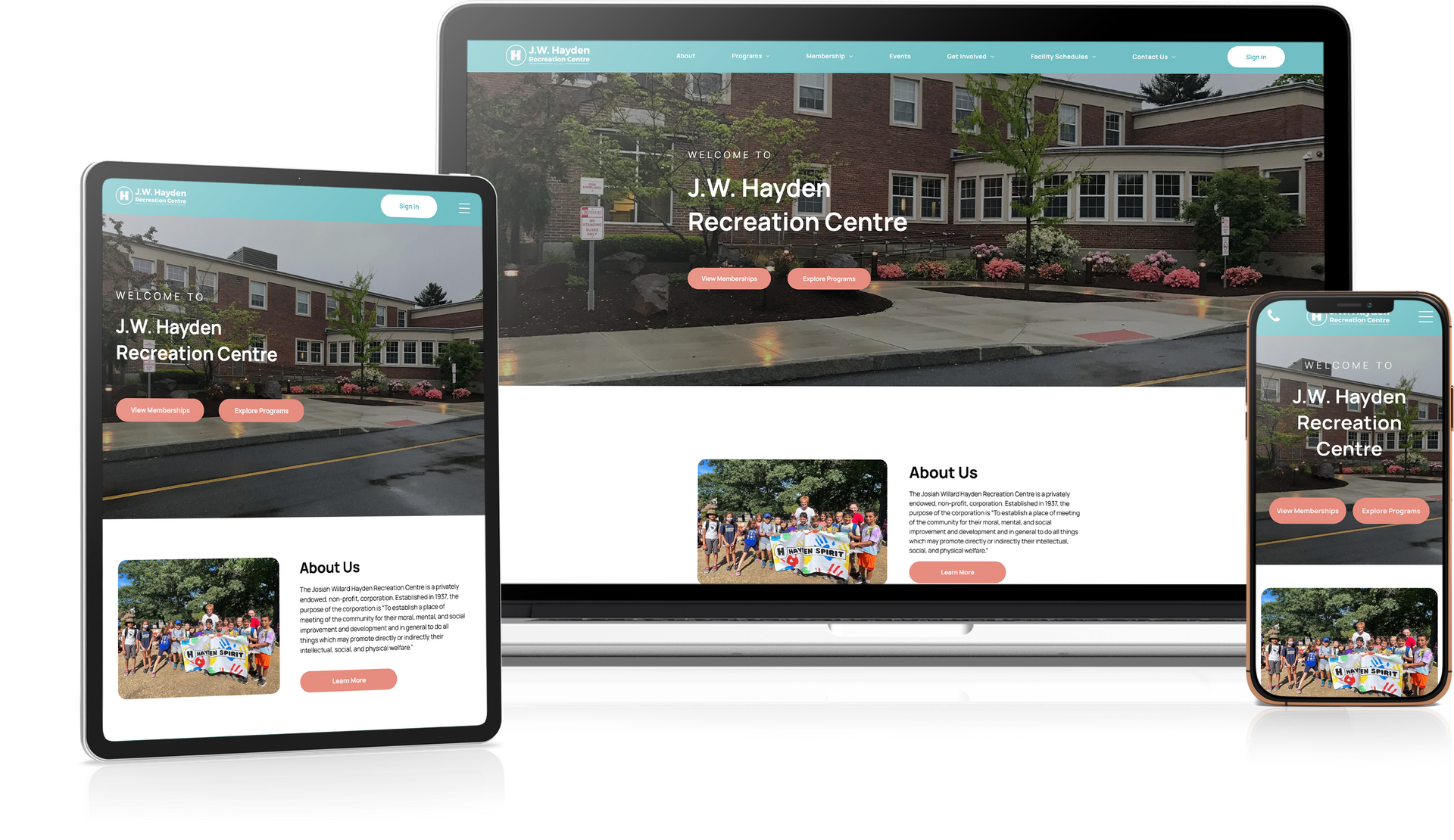 Responsive website mockup displayed on desktop, tablet, and smartphone screens