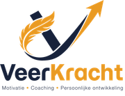 Het logo van VeerKracht Coaching met een gouden veer en een pijl omhoog, plus slogan.