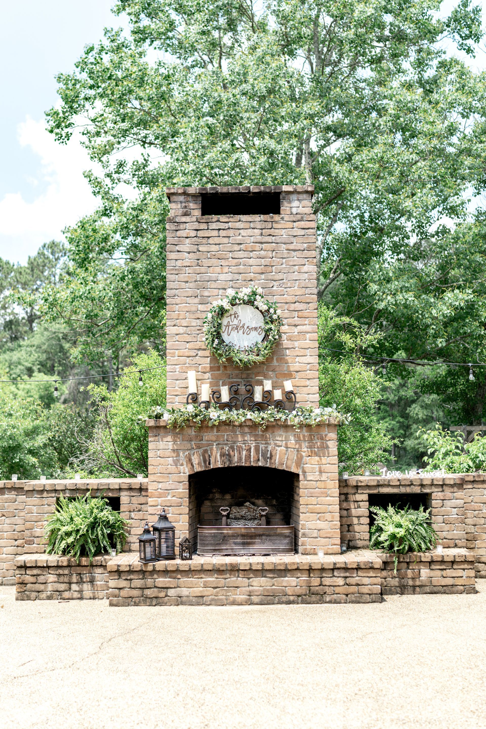 barn wedding venue exterior
