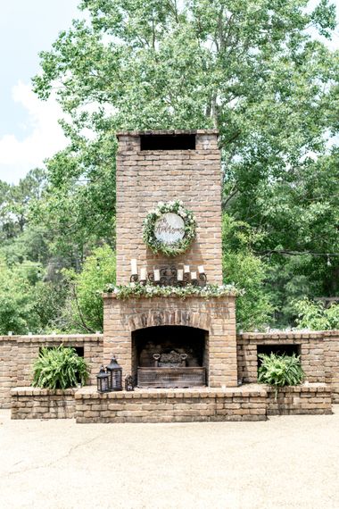 barn wedding venue exterior