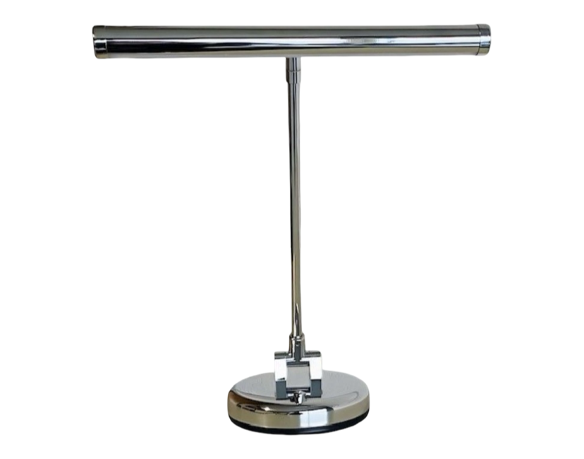 Chromen GPPD pianolamp met een cilindrische kap op een ronde voet.