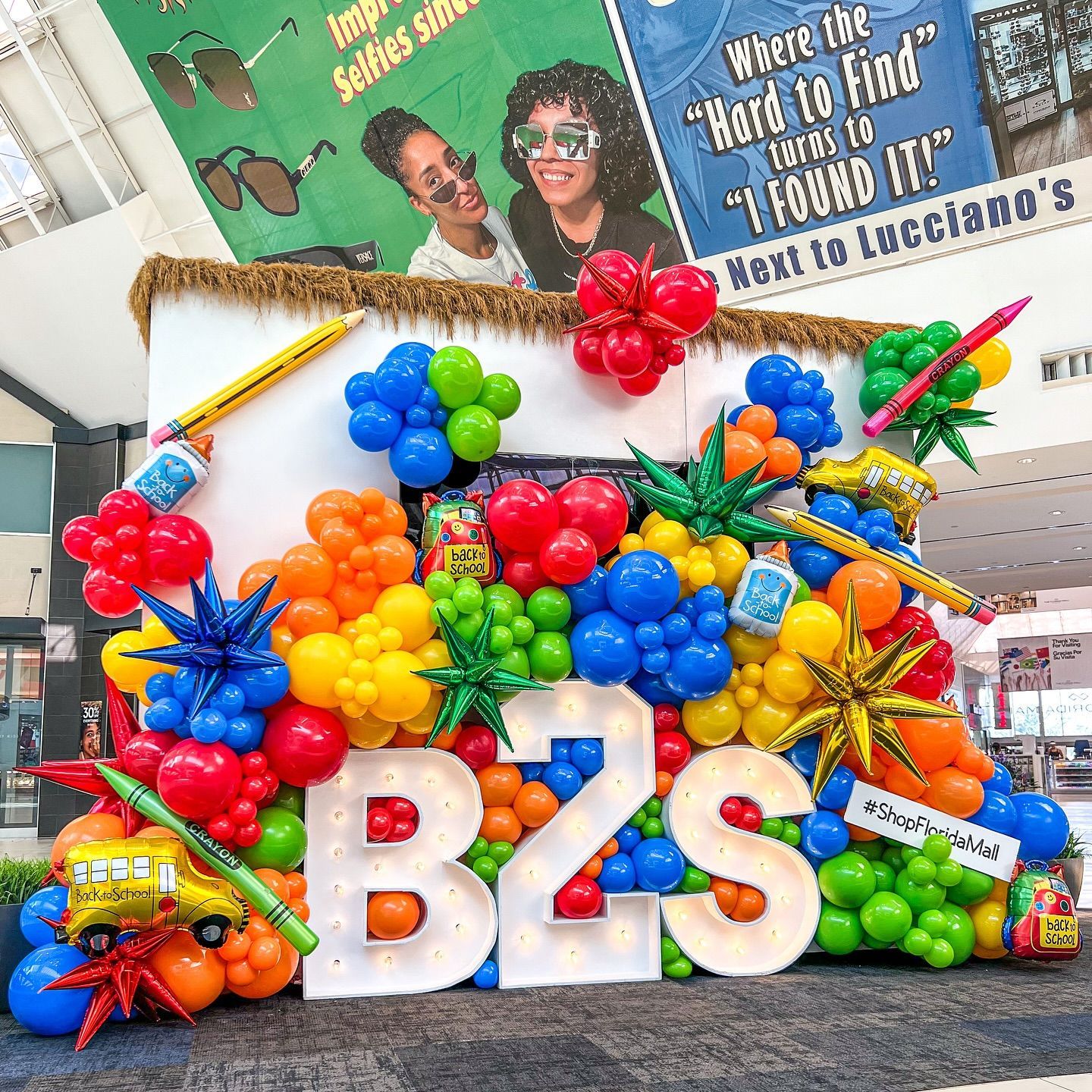 Professional back-to-school balloon installations by Orlando balloon decorators for schools, colleges, and community events.