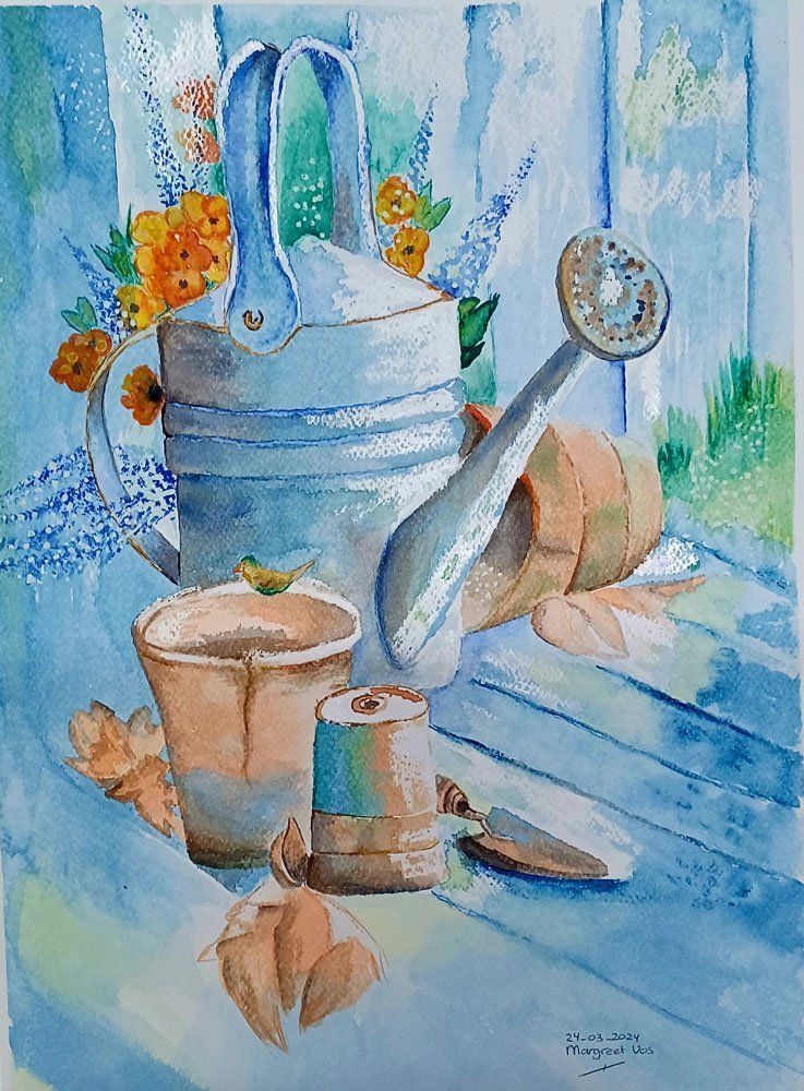 Abstracte aquarel in roze, geel en blauw op een vensterbank tegen een muur.