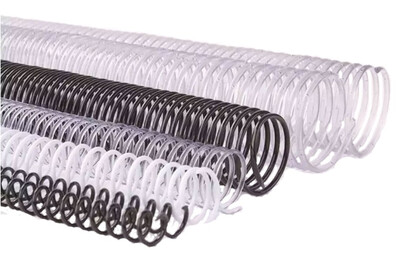 Peines de encuadernación en espiral de plástico transparente, blanco y negro, dispuestos en filas.