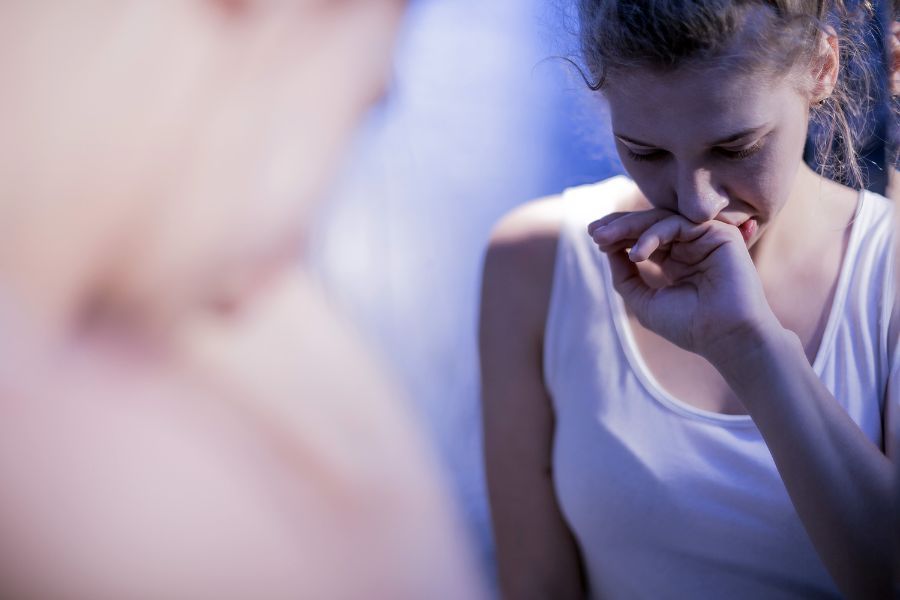 ragazza affetta da bulimia