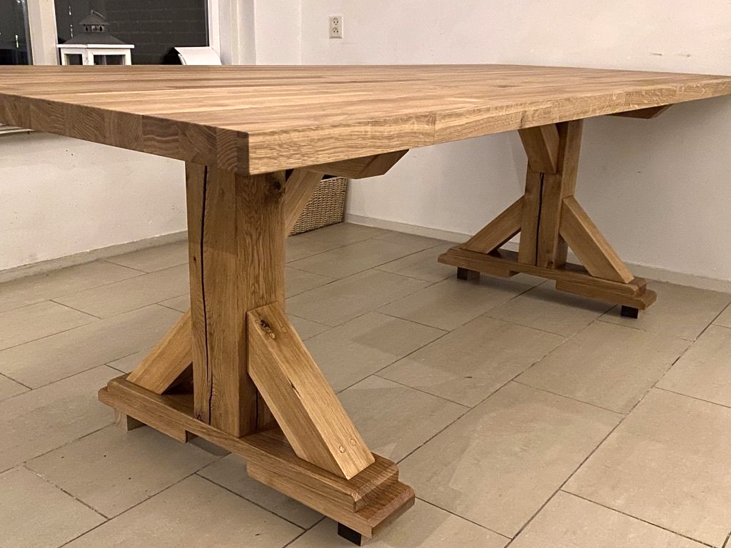 Massief houten eettafel